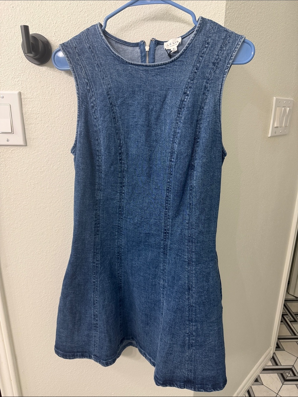Le Lis: Round Neck Sleeveless Denim Dress  NWT Medium
